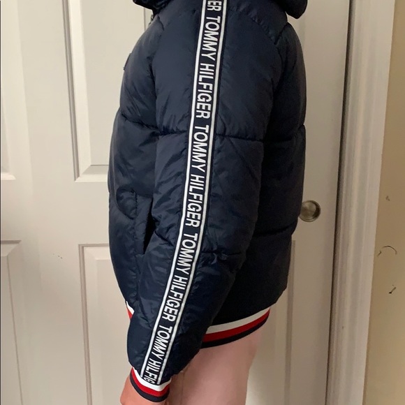 Tommy Hilfiger puffer jacket - Picture 3 of 5